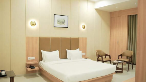 Clean and comfortable room at Sagar Darshan Guest House Somnath
